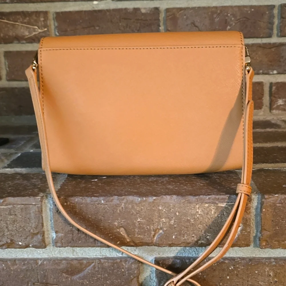 Tory Burch Emerson Convertible Shoulder Bag‎ in Cardamom Brown